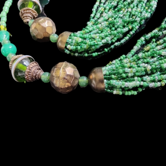 Green seed beads boho necklace - Picture 4 of 4
